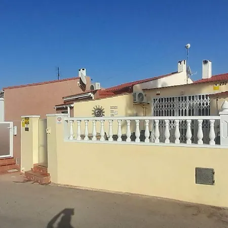 Pink With Rooftop Views Torrevieja